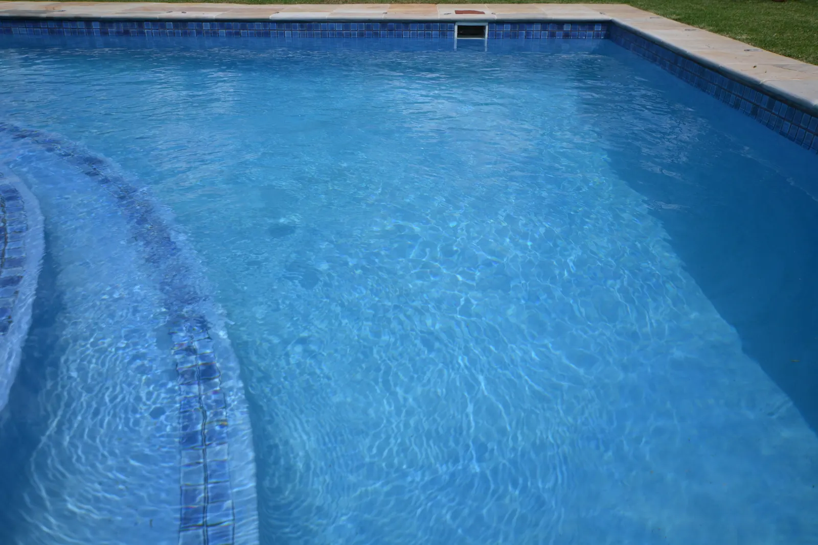 Cemcrete PoolCrete pool finish, Pacific Blue, Botswana